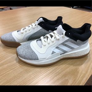 ADIDAS MARQUEE BOOST LOW BASKETBALL SHOES